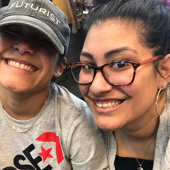 Meet your Posher, Samantha - Picture 3 of 5